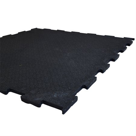 Stødabsorberende træningsmåtte med samlefunktion, som gør monteringen nem.